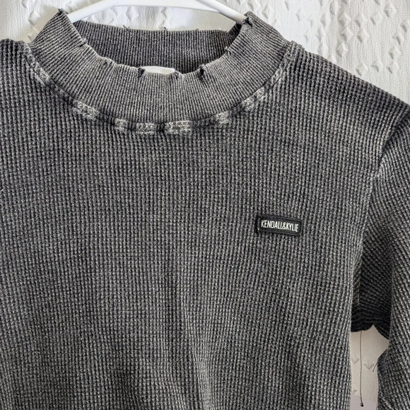 Kendall & Kylie Long Sleeve Waffle Crop Distressed Mock Neck Black Acid Wash XS - Picture 3 of 6
